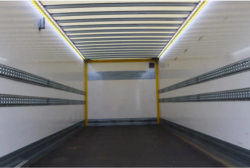 Scania P250 Bak+ Klep Dhollandia 1500 kg. Black line - Kapalı kasa kamyon: fotoğraf 4 Scania P250 Bak+ Klep Dhollandia 1500 kg. Black line - Kapalı kasa kamyon: fotoğraf 4