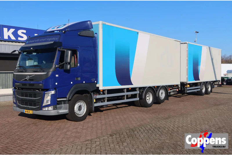 Volvo FM 420 6x2 Bak + Dhollandia klep 1500 kg + Aanhanger 94-WS-TS - Kapalı kasa kamyon: fotoğraf 1 Volvo FM 420 6x2 Bak + Dhollandia klep 1500 kg + Aanhanger 94-WS-TS - Kapalı kasa kamyon: fotoğraf 1