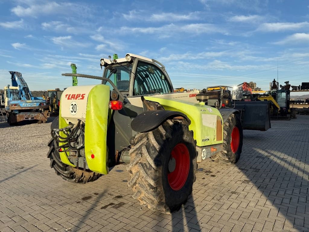 Claas 7040 - Teleskopik yükleyici: fotoğraf 5 Claas 7040 - Teleskopik yükleyici: fotoğraf 5