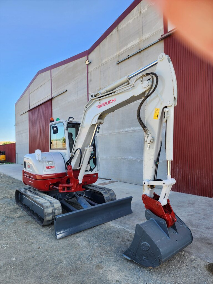 TAKEUCHI TB260 - Mini ekskavatör: fotoğraf 5 TAKEUCHI TB260 - Mini ekskavatör: fotoğraf 5