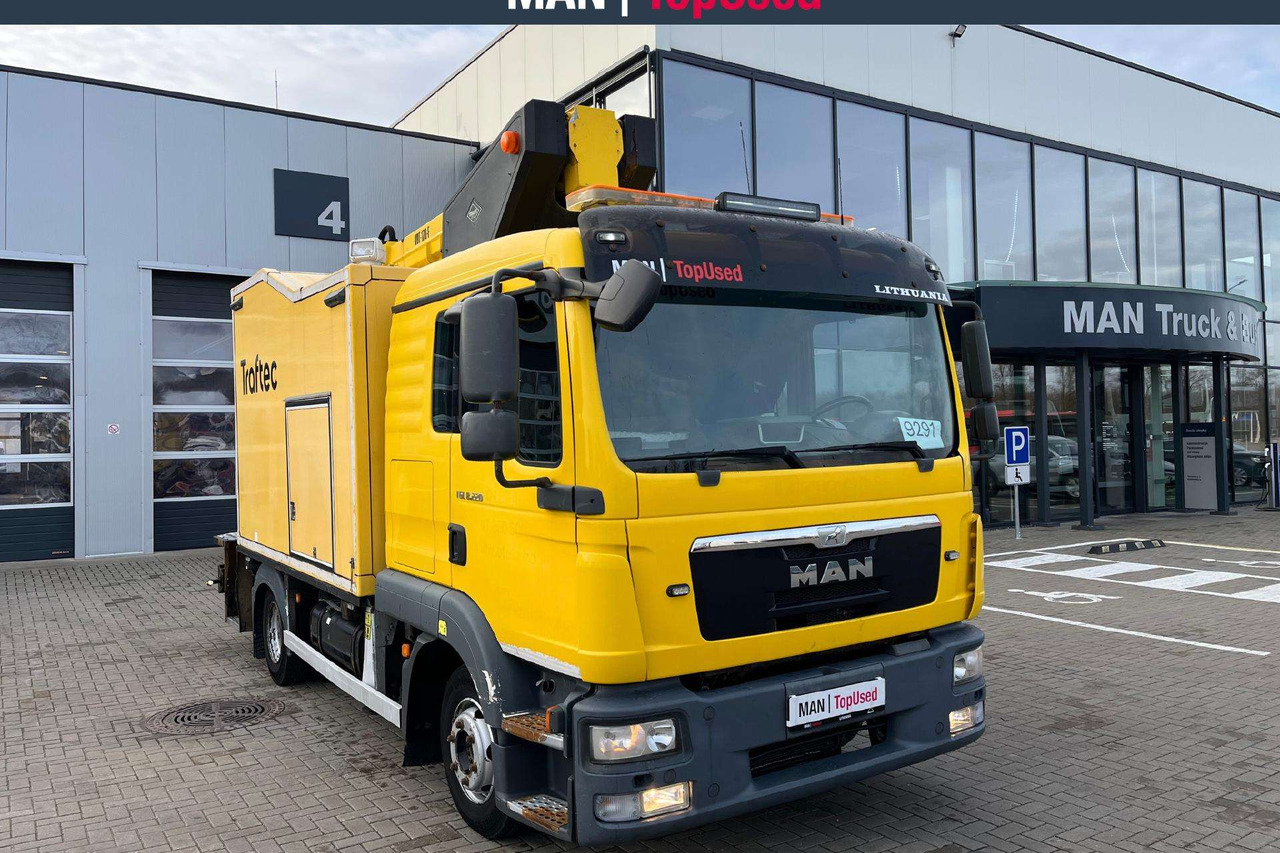 MAN 8.220 4X2 bokštelis(9291) - Vinçli kamyon: fotoğraf 2 MAN 8.220 4X2 bokštelis(9291) - Vinçli kamyon: fotoğraf 2