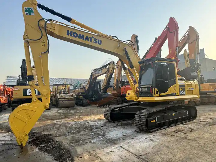 2020 Year Komastu Crawler Excavator Pc220-8 Pc220lc-8 In Excellent Condition,22ton Used Komatsu Excavator For Sale In Shanghai - Paletli ekskavatör: fotoğraf 3 2020 Year Komastu Crawler Excavator Pc220-8 Pc220lc-8 In Excellent Condition,22ton Used Komatsu Excavator For Sale In Shanghai - Paletli ekskavatör: fotoğraf 3
