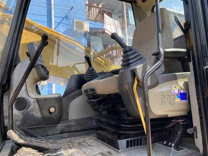 30 Ton Heavy Excavator Japan Origin Cat 330d 330dl 330d2 Fairly Used Caterpillar Mining Excavator With Jack Hammer In Shanghai - Paletli ekskavatör: fotoğraf 5 30 Ton Heavy Excavator Japan Origin Cat 330d 330dl 330d2 Fairly Used Caterpillar Mining Excavator With Jack Hammer In Shanghai - Paletli ekskavatör: fotoğraf 5