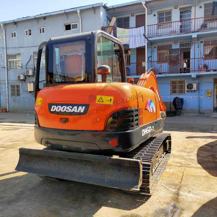 Awesome Performance Korea Imported Small Scale Used Doosan Dx60 Excavator in Shanghai good price - Paletli ekskavatör: fotoğraf 5 Awesome Performance Korea Imported Small Scale Used Doosan Dx60 Excavator in Shanghai good price - Paletli ekskavatör: fotoğraf 5