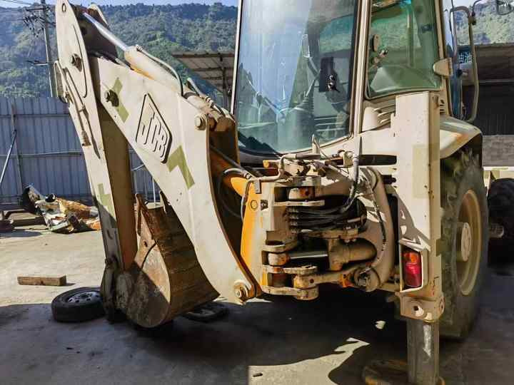 Backhoe loader JCB 3CX 4*4 tlb loader UKmade, used cheap JCB 3CX retro loader and digger - Iş makinesi: fotoğraf 2 Backhoe loader JCB 3CX 4*4 tlb loader UKmade, used cheap JCB 3CX retro loader and digger - Iş makinesi: fotoğraf 2