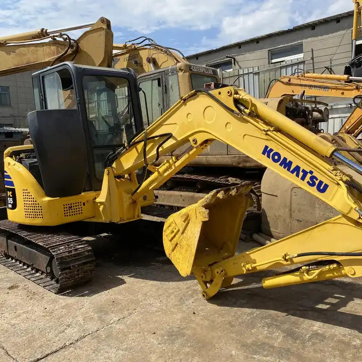 Best-selling Japan Original Second Hand Earth-moving Machinery Cheap Mini Used Komatsu Pc55mr Excavator in Shanghai - Paletli ekskavatör: fotoğraf 1 Best-selling Japan Original Second Hand Earth-moving Machinery Cheap Mini Used Komatsu Pc55mr Excavator in Shanghai - Paletli ekskavatör: fotoğraf 1