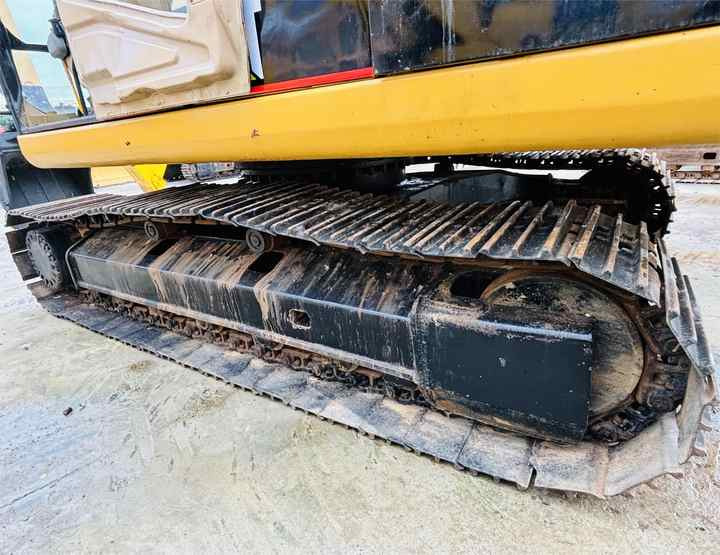 Caterpillar/cat Medium Used Excavator 20t Cat 320b,320c,320d Excavating Equipment With 0.8,1.0,1.2 Cbm Bucket Size In Shanghai - Paletli ekskavatör: fotoğraf 4 Caterpillar/cat Medium Used Excavator 20t Cat 320b,320c,320d Excavating Equipment With 0.8,1.0,1.2 Cbm Bucket Size In Shanghai - Paletli ekskavatör: fotoğraf 4