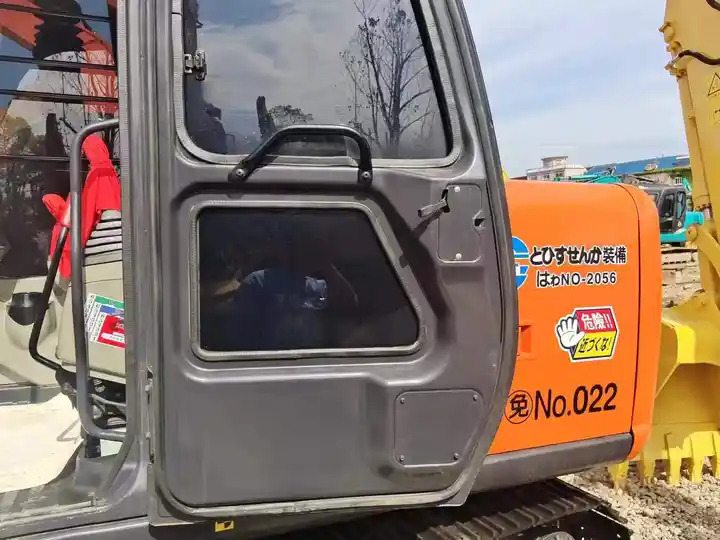 Cheap Small Tracked Excavator Hitachi Zaxis 70 Secondhand Mini Excavator In Shanghai - Paletli ekskavatör: fotoğraf 4 Cheap Small Tracked Excavator Hitachi Zaxis 70 Secondhand Mini Excavator In Shanghai - Paletli ekskavatör: fotoğraf 4