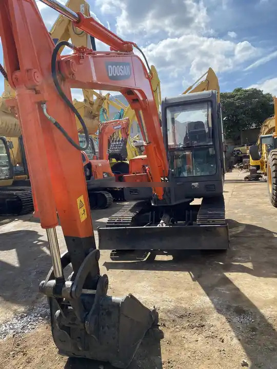 Competitive Price Original Used Doosan Excavator Dh55 With Good Condition for Sale - Mini ekskavatör: fotoğraf 2 Competitive Price Original Used Doosan Excavator Dh55 With Good Condition for Sale - Mini ekskavatör: fotoğraf 2