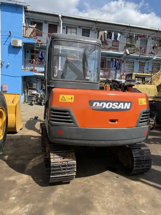 Doosan DH55-V Used Excavator Crawler Excavator Second Hand Japan Engine DH55-V Doosan Excavator in stock for sale - Mini ekskavatör: fotoğraf 3 Doosan DH55-V Used Excavator Crawler Excavator Second Hand Japan Engine DH55-V Doosan Excavator in stock for sale - Mini ekskavatör: fotoğraf 3