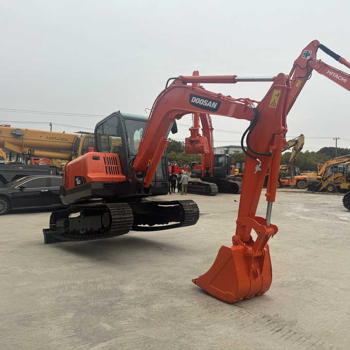 High Quality Secondhand Small Excavator Doosan Dx60 Dx75 Korea Origin Mini Excavator Machine Good Price for Guyana - Paletli ekskavatör: fotoğraf 1 High Quality Secondhand Small Excavator Doosan Dx60 Dx75 Korea Origin Mini Excavator Machine Good Price for Guyana - Paletli ekskavatör: fotoğraf 1