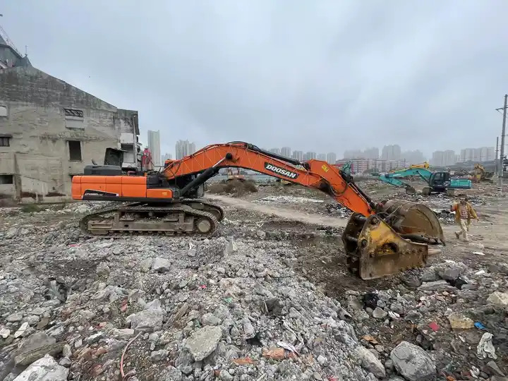 High-quality Original Used Korea Crawler 50 Ton Doosan Dx520 Excavator Used Excavator Digger In Shanghai - Paletli ekskavatör: fotoğraf 5 High-quality Original Used Korea Crawler 50 Ton Doosan Dx520 Excavator Used Excavator Digger In Shanghai - Paletli ekskavatör: fotoğraf 5