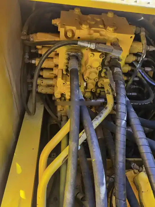 New Arrival Second Hand Pc200-8 Komatsu 20 Ton Crawler Excavator Komatsu Pc 200-8 Used Komatsu Pc 200 Excavator For Sale - Ekskavatör: fotoğraf 4 New Arrival Second Hand Pc200-8 Komatsu 20 Ton Crawler Excavator Komatsu Pc 200-8 Used Komatsu Pc 200 Excavator For Sale - Ekskavatör: fotoğraf 4