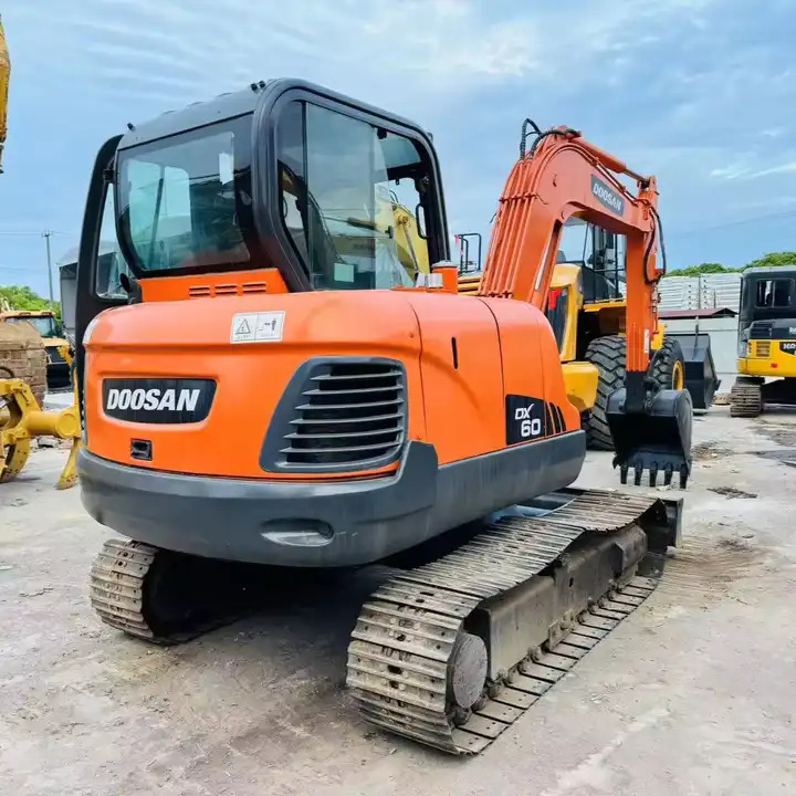 Nice Performance 6t Small Used Excavator,Original Korea Doosan Used Excavators Doosan Dx60 For Sale In Shanghai - Paletli ekskavatör: fotoğraf 2 Nice Performance 6t Small Used Excavator,Original Korea Doosan Used Excavators Doosan Dx60 For Sale In Shanghai - Paletli ekskavatör: fotoğraf 2