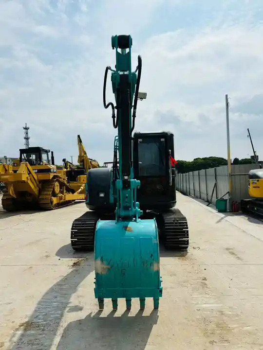 Original Color 7 Ton Hydraulic Excavator Kobelco Sk75-8 Mini Tracked Excavator With Quality Warranty In Shanghai - Paletli ekskavatör: fotoğraf 2 Original Color 7 Ton Hydraulic Excavator Kobelco Sk75-8 Mini Tracked Excavator With Quality Warranty In Shanghai - Paletli ekskavatör: fotoğraf 2