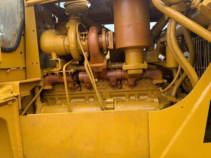 Original Japan Imported Caterpillar D8R Bulldozer Japan Original Cat D7G D7R D8R D9n D8r Used Bulldozers - Buldozer: fotoğraf 5 Original Japan Imported Caterpillar D8R Bulldozer Japan Original Cat D7G D7R D8R D9n D8r Used Bulldozers - Buldozer: fotoğraf 5
