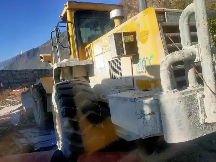 Popular Low Price Second Hand Soil Load 7ton Komatsu Wa470-3 Wheel Front Loader Used Wa470-3 with good working condition - Tekerlekli yükleyici: fotoğraf 4 Popular Low Price Second Hand Soil Load 7ton Komatsu Wa470-3 Wheel Front Loader Used Wa470-3 with good working condition - Tekerlekli yükleyici: fotoğraf 4