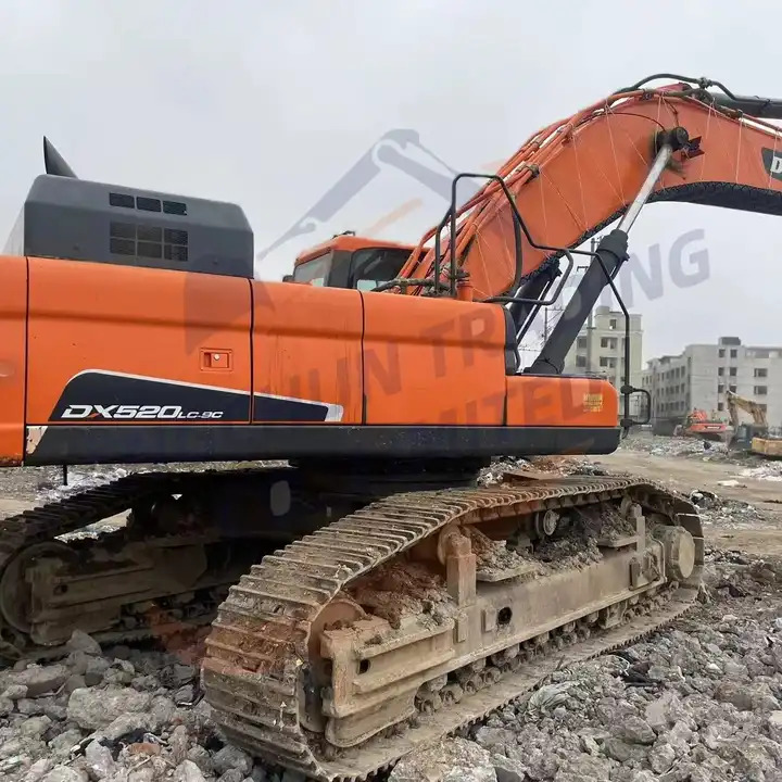 USED KOREA BRAND DOOSAN EXCAVATOR DX520LC DX520LC-9 C HYDRAULIC BIG DIGGER GOOD CONDITION FOR SALE - Ekskavatör: fotoğraf 1 USED KOREA BRAND DOOSAN EXCAVATOR DX520LC DX520LC-9 C HYDRAULIC BIG DIGGER GOOD CONDITION FOR SALE - Ekskavatör: fotoğraf 1