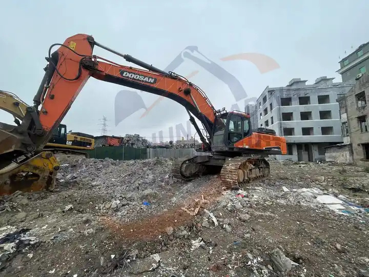 USED KOREA BRAND DOOSAN EXCAVATOR DX520LC DX520LC-9 C HYDRAULIC BIG DIGGER GOOD CONDITION FOR SALE - Ekskavatör: fotoğraf 3 USED KOREA BRAND DOOSAN EXCAVATOR DX520LC DX520LC-9 C HYDRAULIC BIG DIGGER GOOD CONDITION FOR SALE - Ekskavatör: fotoğraf 3