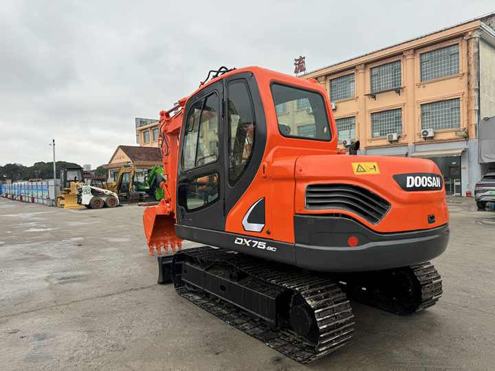 Used Excavator Doosan DX75-9C Second-hand Excavator Digger DX75-9C Compact Shovel Crawler Doosan 75 Excavator Doosan Dx75-9C - Paletli ekskavatör: fotoğraf 4 Used Excavator Doosan DX75-9C Second-hand Excavator Digger DX75-9C Compact Shovel Crawler Doosan 75 Excavator Doosan Dx75-9C - Paletli ekskavatör: fotoğraf 4
