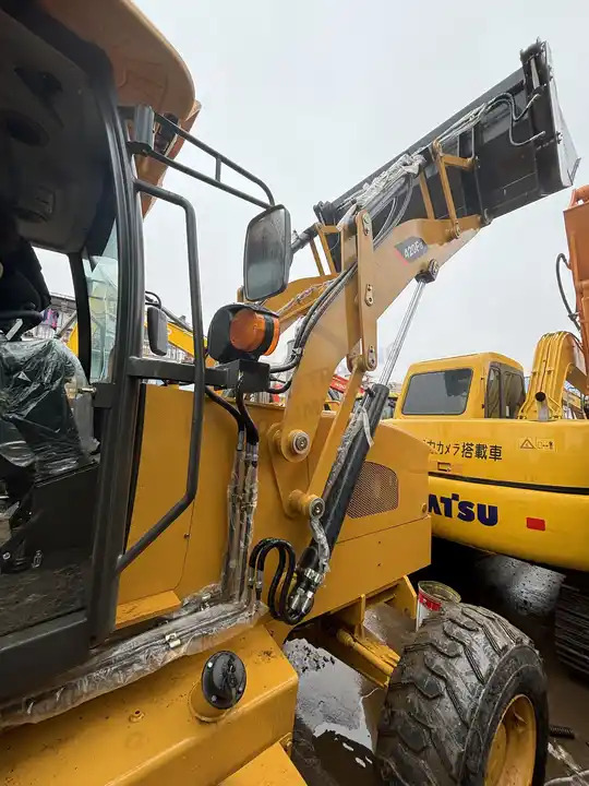 Used caterpillar backhoe loader CAT 420F2 in good condition for sale - Iş makinesi: fotoğraf 5 Used caterpillar backhoe loader CAT 420F2 in good condition for sale - Iş makinesi: fotoğraf 5