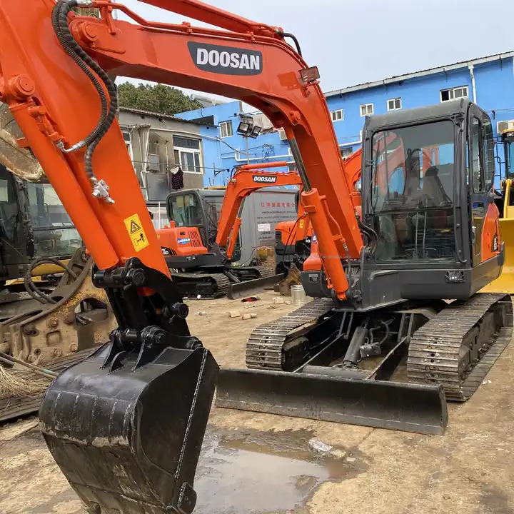 Used excavator Doosan DX60 with excellent working condition on sale Used Doosan DX60 excavator, Doosan DX60 mini excavators - Paletli ekskavatör: fotoğraf 1 Used excavator Doosan DX60 with excellent working condition on sale Used Doosan DX60 excavator, Doosan DX60 mini excavators - Paletli ekskavatör: fotoğraf 1