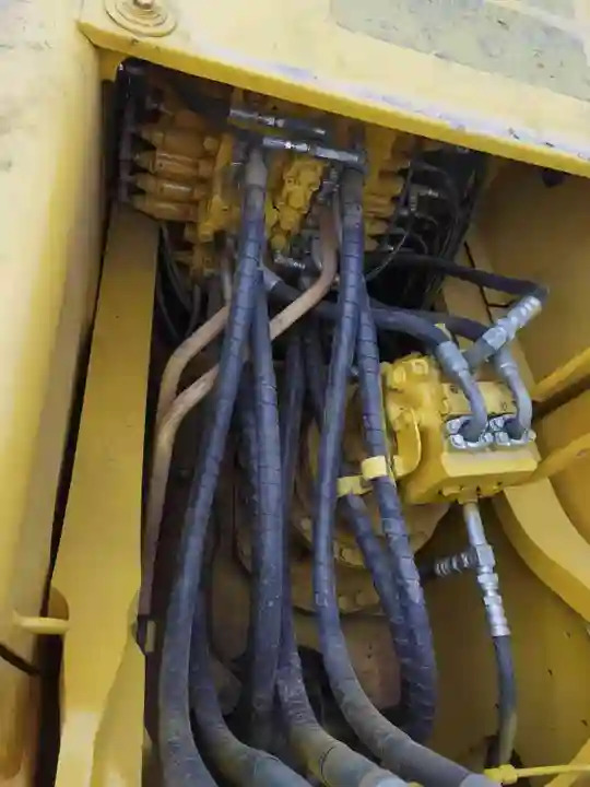 Paletli ekskavatör Well- Maintained Original Design Heavy Equipment Used Komatsu Pc300-7 Hydraulic Crawler Excavator In Shanghai: fotoğraf 6 Paletli ekskavatör Well- Maintained Original Design Heavy Equipment Used Komatsu Pc300-7 Hydraulic Crawler Excavator In Shanghai: fotoğraf 6