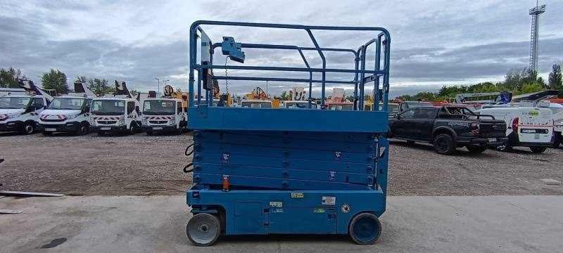 Genie GS4047 - 13,7m - electric - Makasli platform: fotoğraf 5 Genie GS4047 - 13,7m - electric - Makasli platform: fotoğraf 5