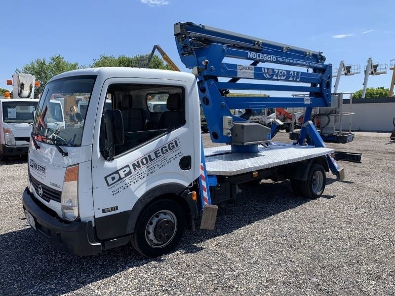 Nissan Cabstar CTE ZED 21 J - 21 m - 200 kg - Araç üzerine platform: fotoğraf 2 Nissan Cabstar CTE ZED 21 J - 21 m - 200 kg - Araç üzerine platform: fotoğraf 2