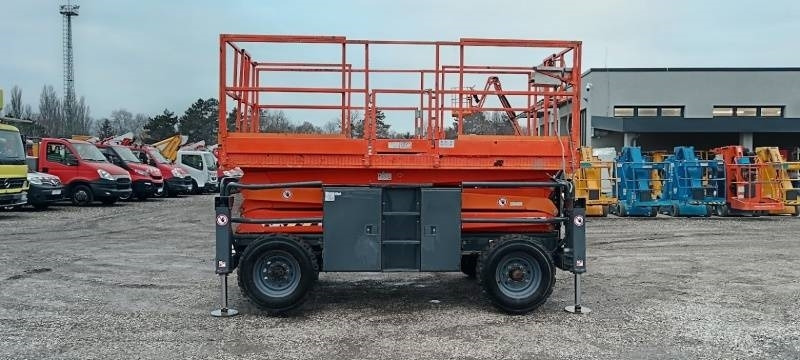 SkyJack SJ8831 - 11,27 m - 4x4 - Makasli platform: fotoğraf 5 SkyJack SJ8831 - 11,27 m - 4x4 - Makasli platform: fotoğraf 5