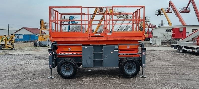 SkyJack SJ8831 - 11,27 m - 4x4 - Makasli platform: fotoğraf 4 SkyJack SJ8831 - 11,27 m - 4x4 - Makasli platform: fotoğraf 4