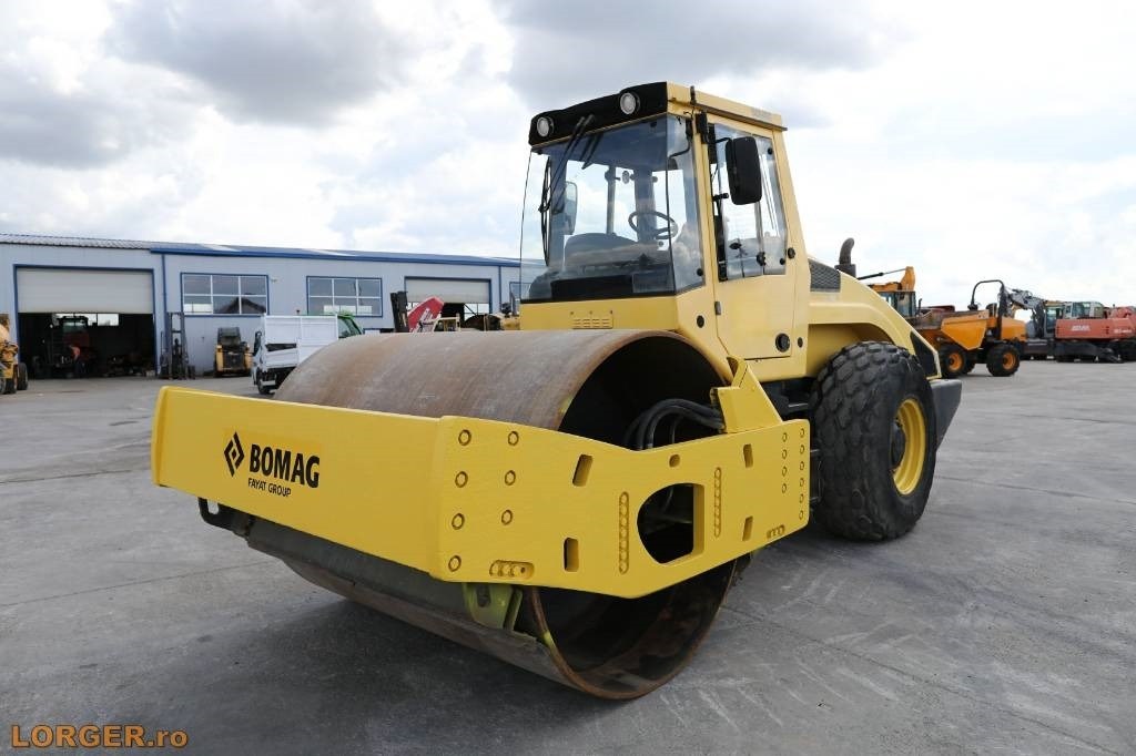 Bomag BW 219 D H-4 - Kompaktör: fotoğraf 1 Bomag BW 219 D H-4 - Kompaktör: fotoğraf 1