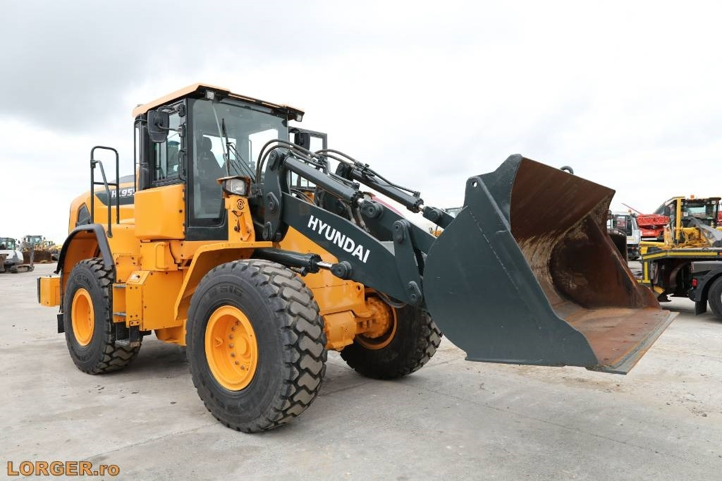 Hyundai HL 955 A - Tekerlekli yükleyici: fotoğraf 4 Hyundai HL 955 A - Tekerlekli yükleyici: fotoğraf 4