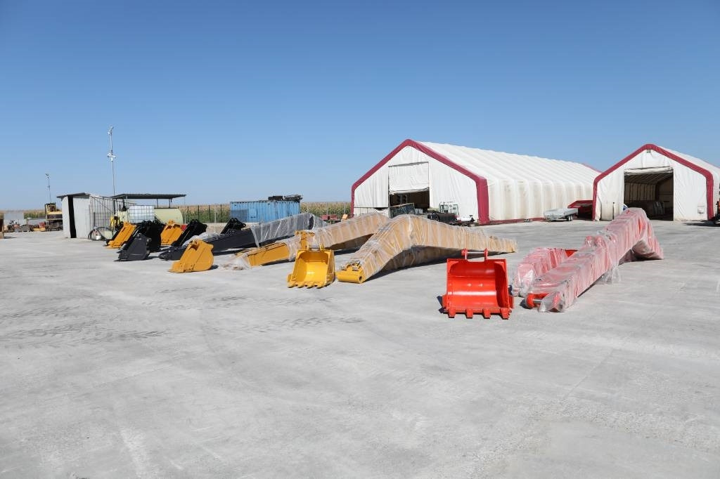 Bom - İş makinaları LIEBHERR, CAT, VOLVO, HITACHI: fotoğraf 17