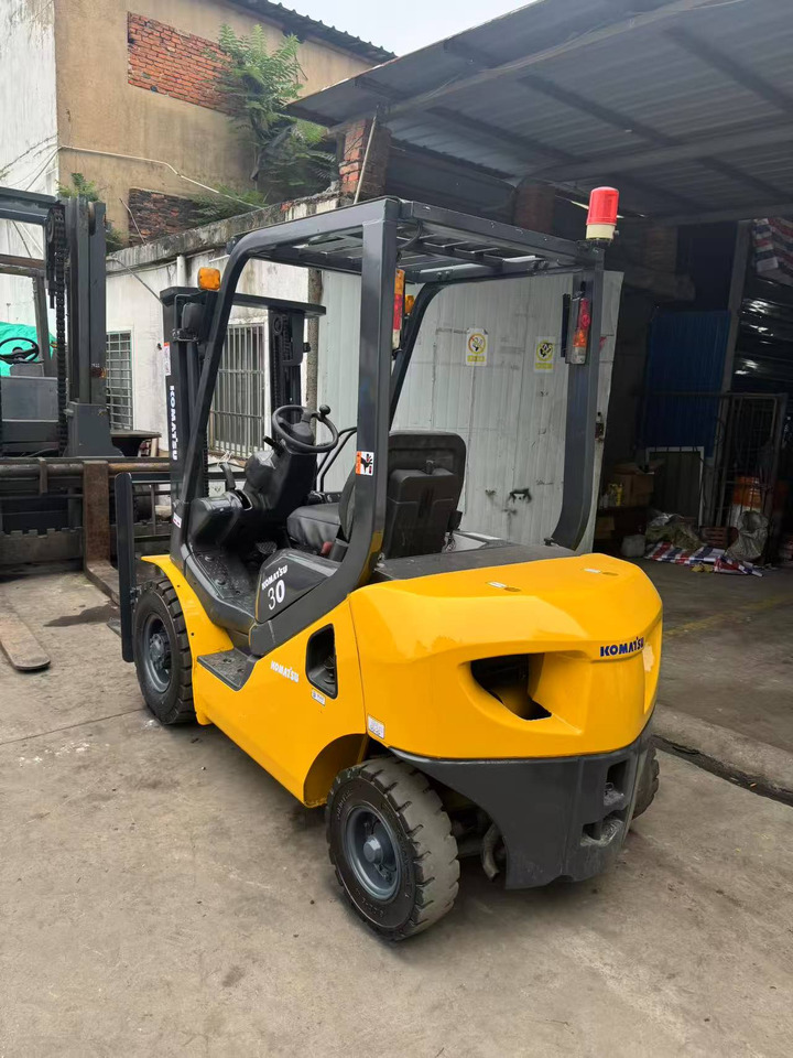 KOMATSU FD30 - Forklift: fotoğraf 1 KOMATSU FD30 - Forklift: fotoğraf 1