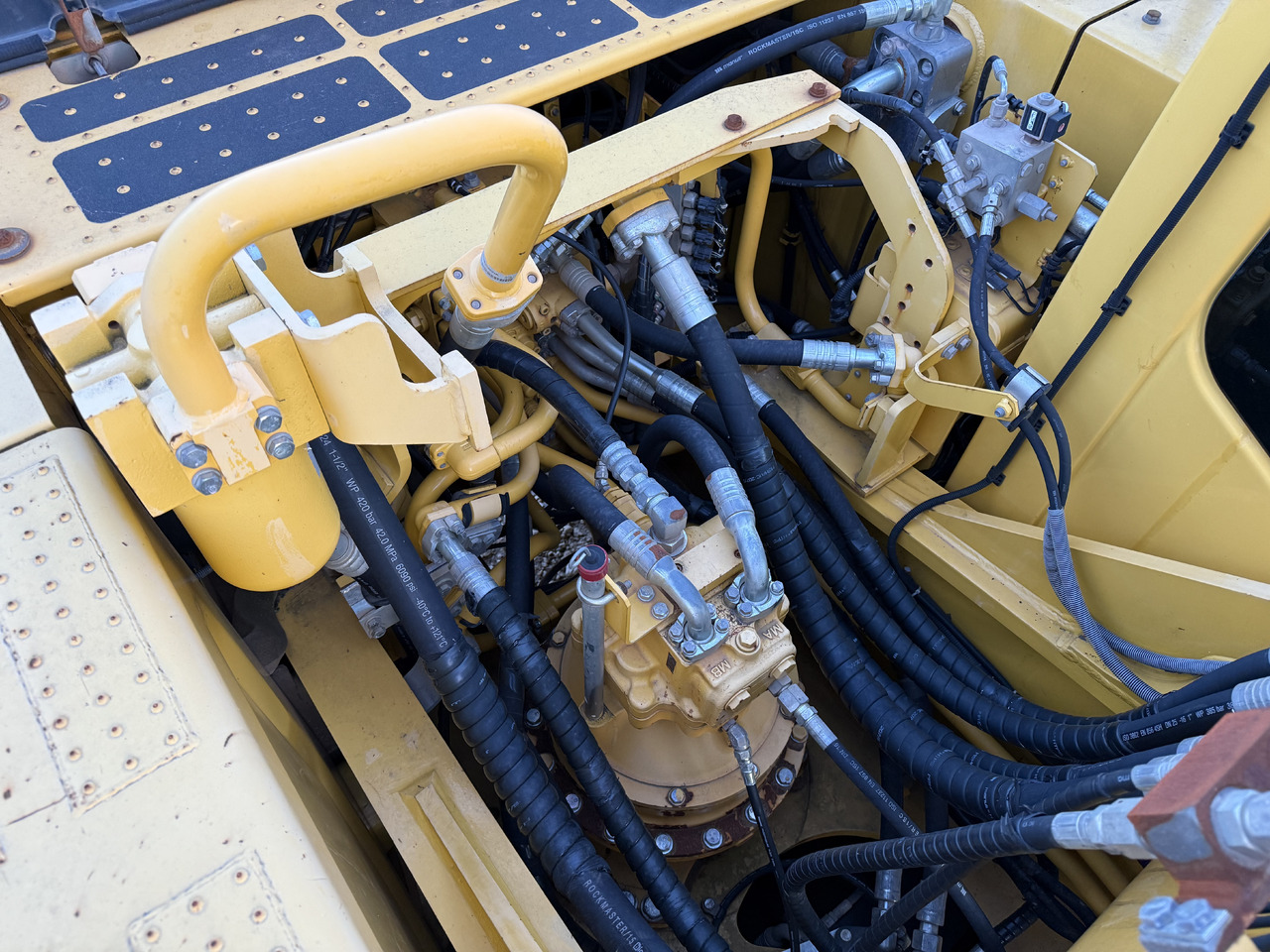 Paletli ekskavatör KOMATSU PC 360 LC-11: fotoğraf 14