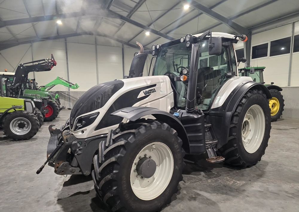 Valtra T 174S - Traktör: fotoğraf 2 Valtra T 174S - Traktör: fotoğraf 2