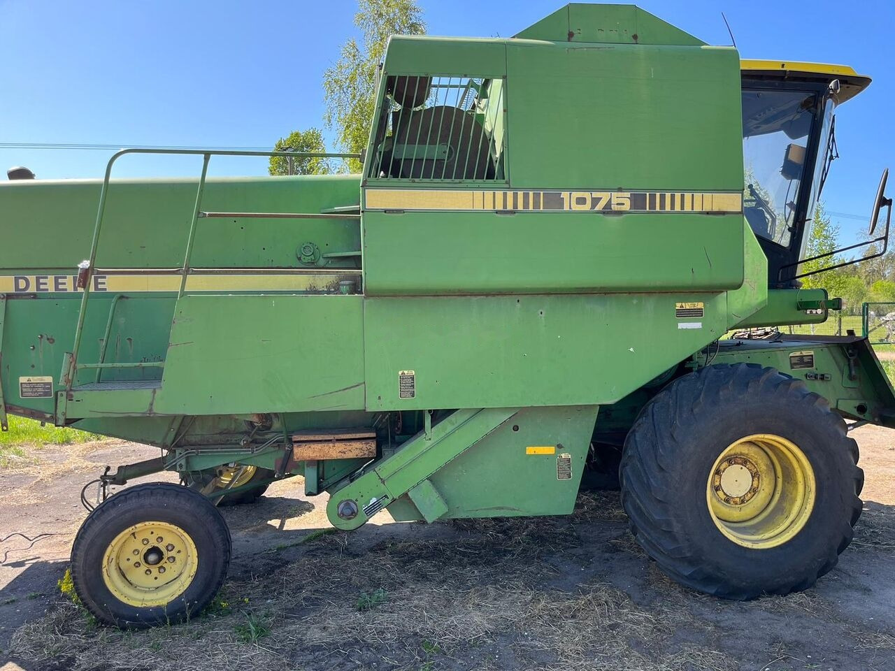 John Deere 1075 - Biçerdöver: fotoğraf 2 John Deere 1075 - Biçerdöver: fotoğraf 2