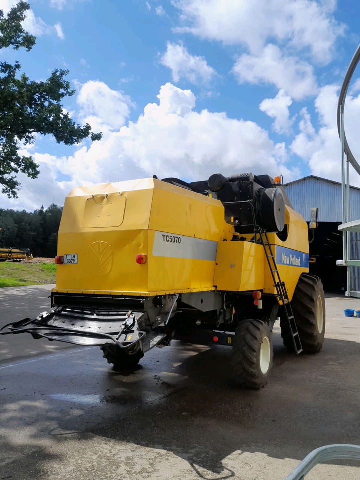 New Holland TC5070 - Biçerdöver: fotoğraf 4 New Holland TC5070 - Biçerdöver: fotoğraf 4