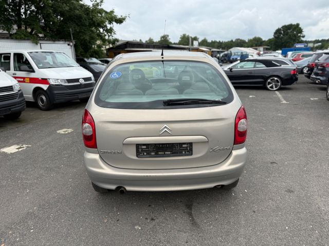 Citroën Xsara Picasso 1.8 16V Exclusive - Sedan araba: fotoğraf 5 Citroën Xsara Picasso 1.8 16V Exclusive - Sedan araba: fotoğraf 5