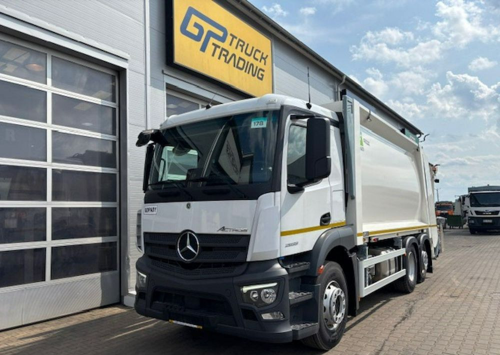 Mercedes-Benz Actros - Çöp kamyonu: fotoğraf 1 Mercedes-Benz Actros - Çöp kamyonu: fotoğraf 1