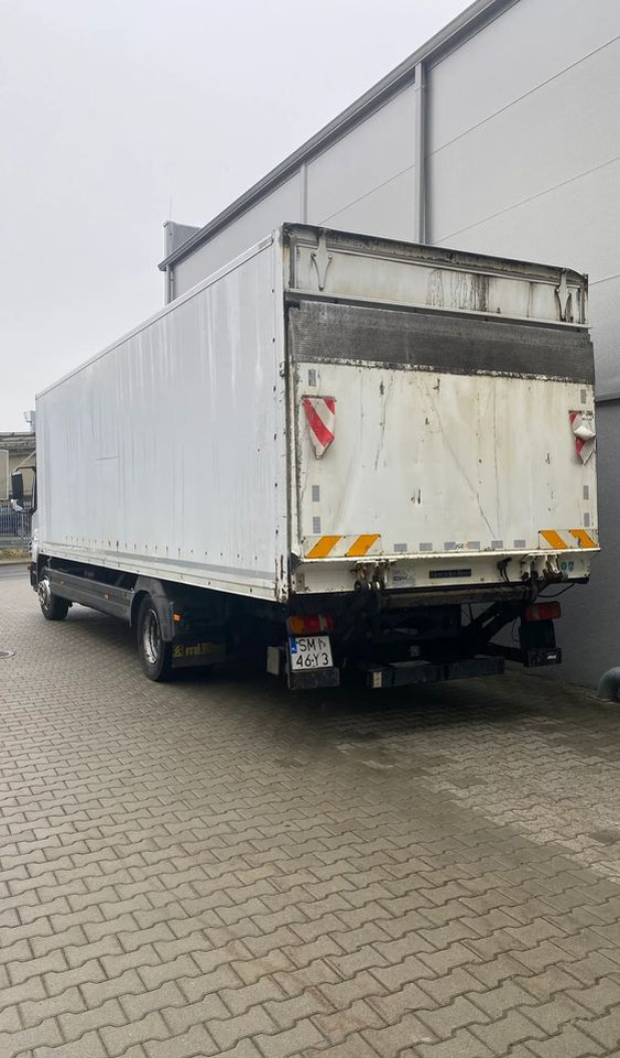 Mercedes-Benz atego - Refrijeratör kamyon: fotoğraf 4 Mercedes-Benz atego - Refrijeratör kamyon: fotoğraf 4