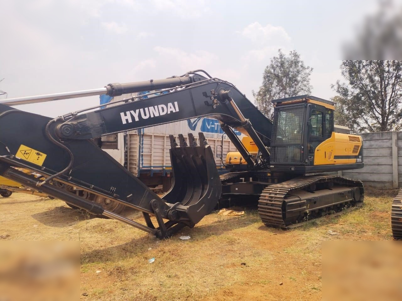 HYUNDAI HX380L - Paletli ekskavatör: fotoğraf 2 HYUNDAI HX380L - Paletli ekskavatör: fotoğraf 2