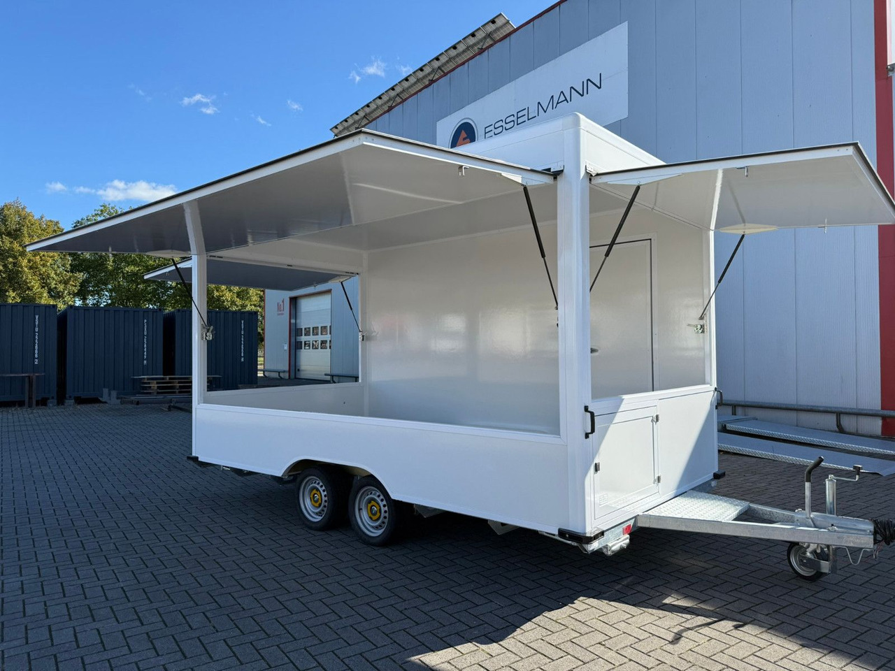 Esselmann Karello 4.2i Verkaufsanhänger Imbiss - Büfe karavan: fotoğraf 3 Esselmann Karello 4.2i Verkaufsanhänger Imbiss - Büfe karavan: fotoğraf 3