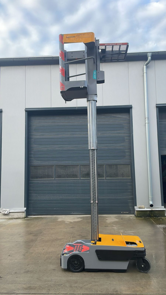 Jungheinrich EKM 202 - Sipariş hazırlama makinası: fotoğraf 1 Jungheinrich EKM 202 - Sipariş hazırlama makinası: fotoğraf 1