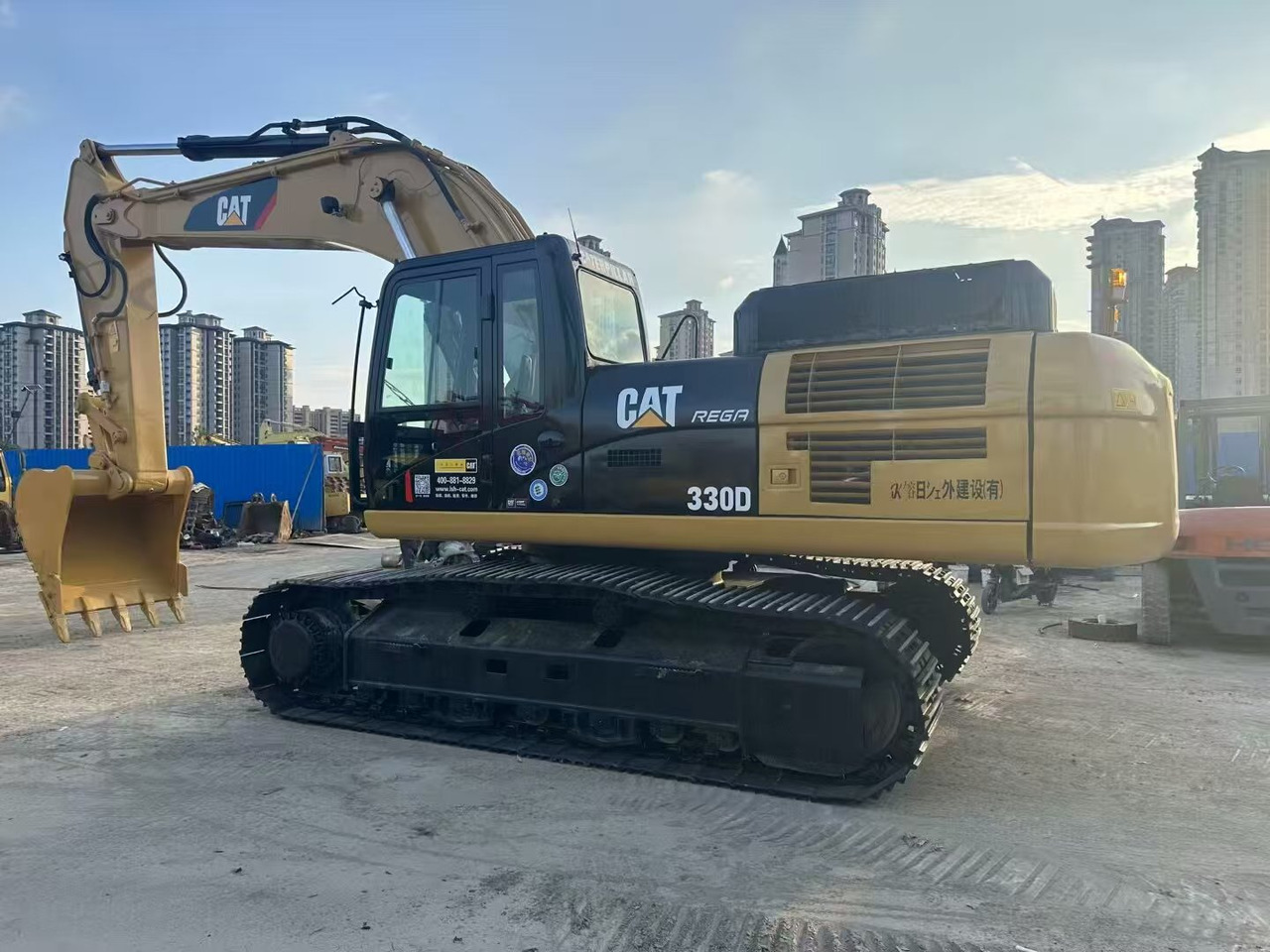 CAT 330D - Paletli ekskavatör: fotoğraf 1 CAT 330D - Paletli ekskavatör: fotoğraf 1