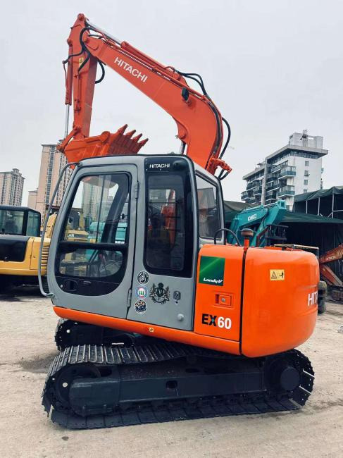 Hitachi EX60 - Paletli ekskavatör: fotoğraf 1 Hitachi EX60 - Paletli ekskavatör: fotoğraf 1