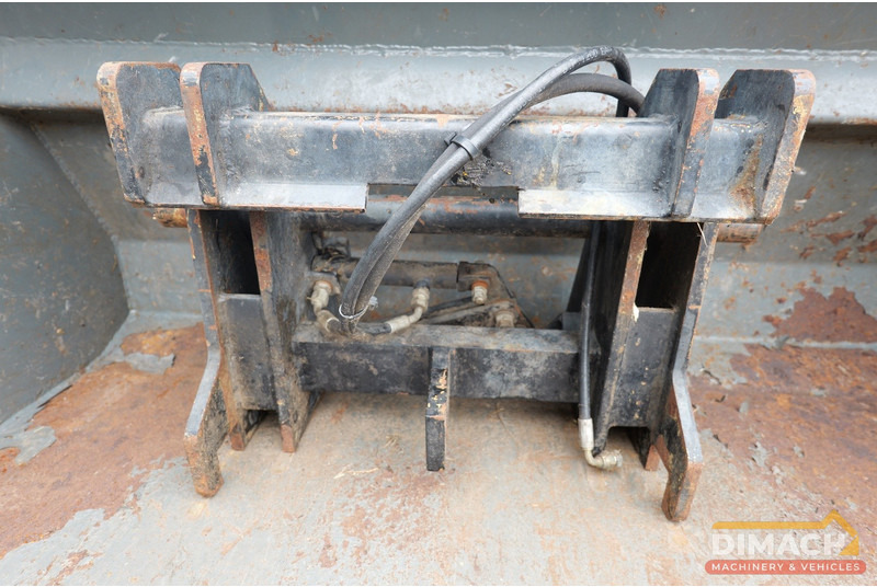 JCB 403 Zeer nette shovel met hydraulische snelwissel en bak en palletvorken 120cm lang - Yükleyici: fotoğraf 5 JCB 403 Zeer nette shovel met hydraulische snelwissel en bak en palletvorken 120cm lang - Yükleyici: fotoğraf 5
