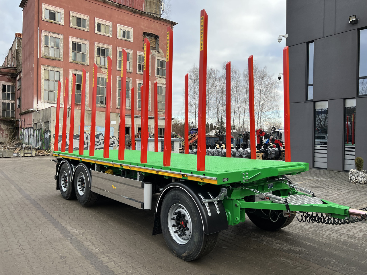 RENAULT Gama K 520 6x4 zabudowa platforma 3 osiowa z żurawiem - Tomruk kamyonu, Vinçli kamyon: fotoğraf 5 RENAULT Gama K 520 6x4 zabudowa platforma 3 osiowa z żurawiem - Tomruk kamyonu, Vinçli kamyon: fotoğraf 5