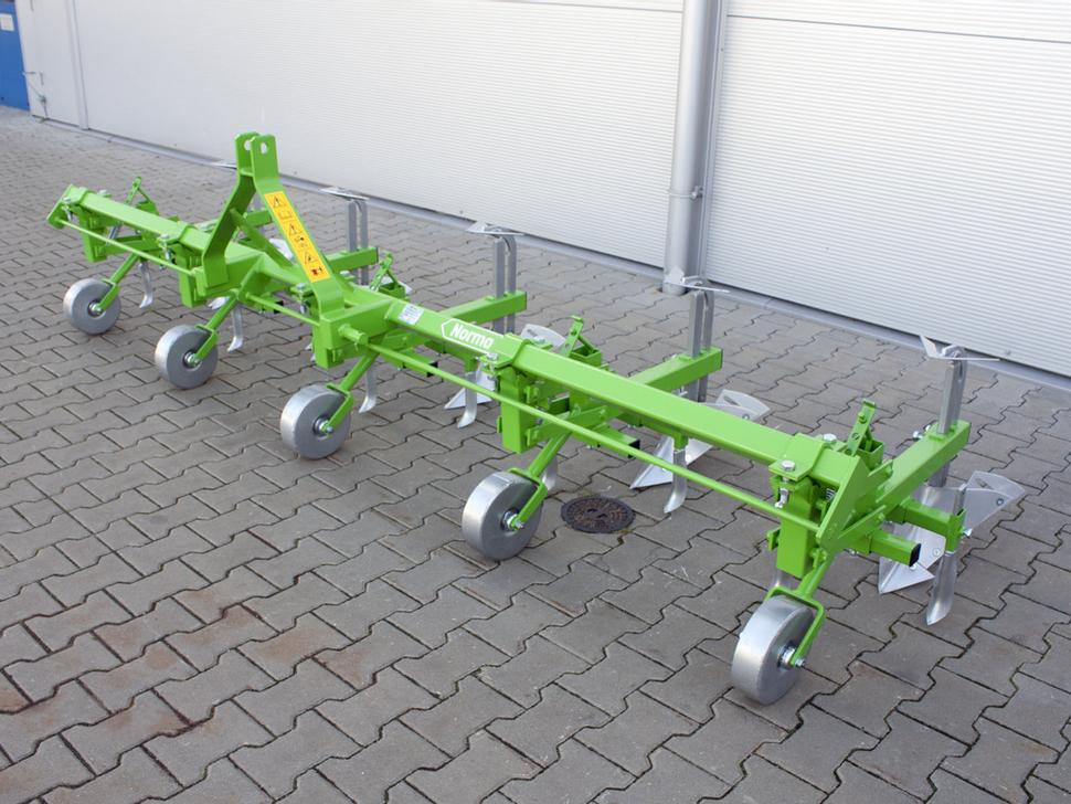 Yeni Toprak işleme makinesi Bomet Jäthacke-Häufler / Hoe ridger / Butteuse / Rincalzatore assolcatore / Полольник-окучник / Obsypnik: fotoğraf 11 Yeni Toprak işleme makinesi Bomet Jäthacke-Häufler / Hoe ridger / Butteuse / Rincalzatore assolcatore / Полольник-окучник / Obsypnik: fotoğraf 11